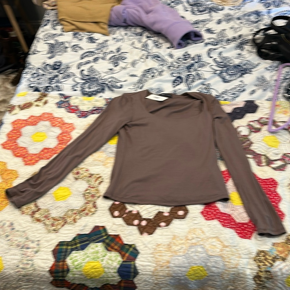 KLd made in USA . Small taupe top